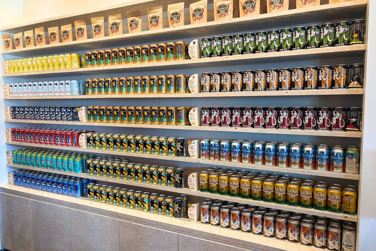 “4747SHOP” features a selection of Yaho Brewing merchandise