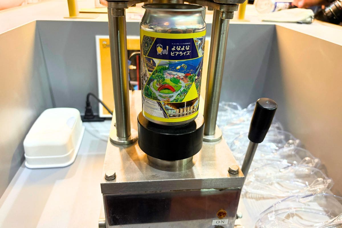 You can take home a “BEER LOG CAN” as a souvenir