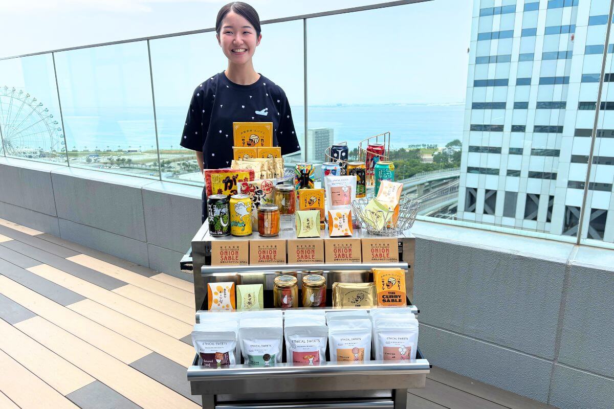 OMO Kansai Airport: Neighborhood Snack Cart