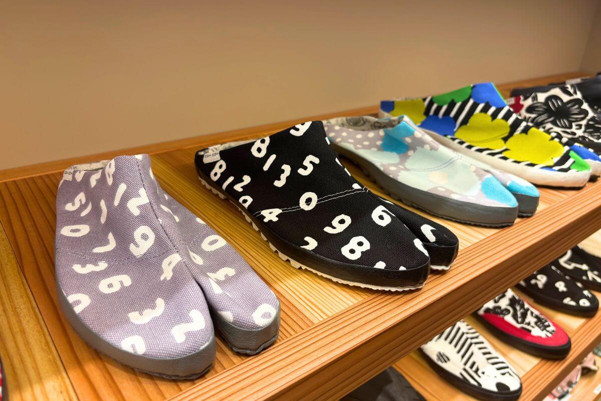 “Split Toe Tabi Slip-on” (sandal-style)