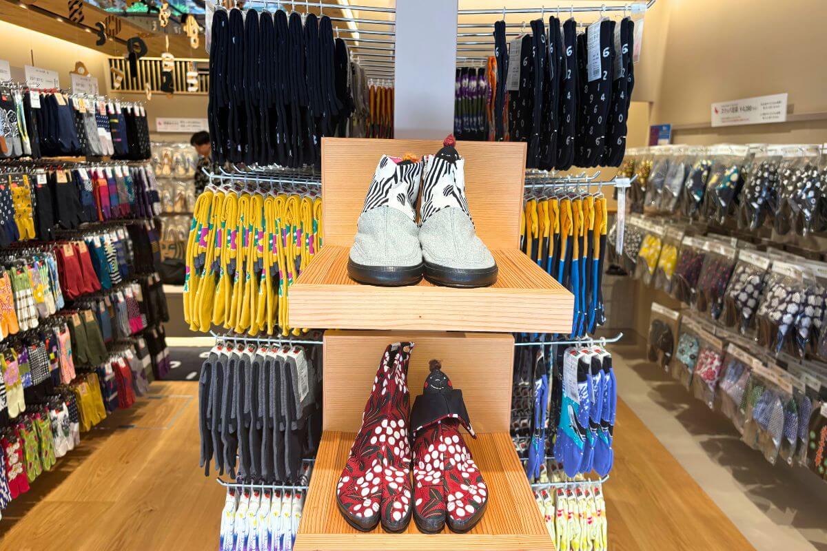 “SOU・SOU Tabi,” a brand offering tabi socks and other footwear items