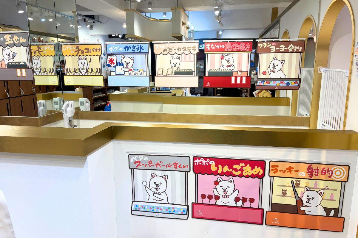 Samoyeds in an illustration of festival food stalls